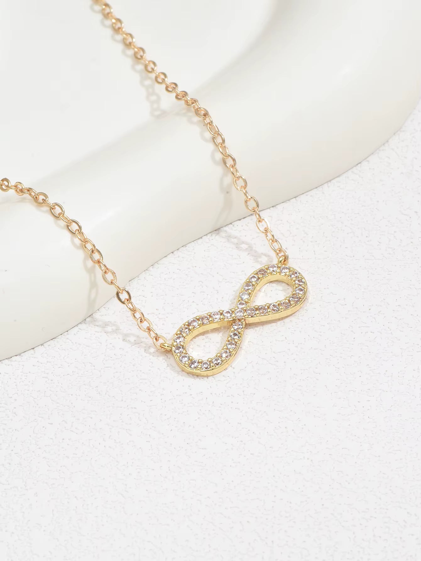 Elegant Infinity Pendant Necklace for Women - Timeless Zircon Jewelry Gift for Any Occasion